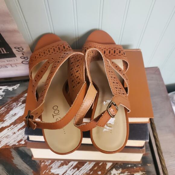 Me Too "sage" Heeled Sandal Open Toe & heel Ankle Buckle Strap lasercut  W8.5 - Picture 6 of 10